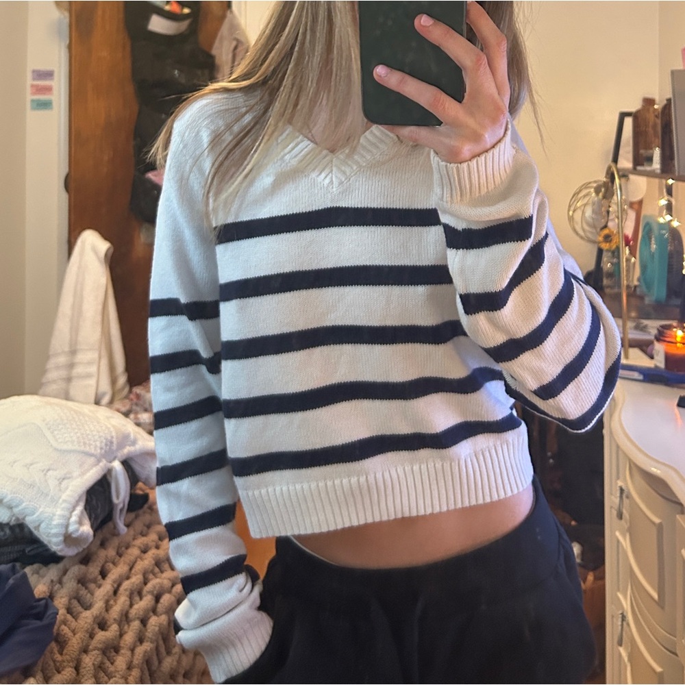 Hollister sweater